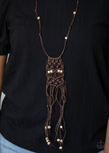 Load image into Gallery viewer, Macrame Majesty - Brown