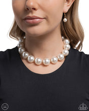 Load image into Gallery viewer, Pronounced Pearls - Gold
