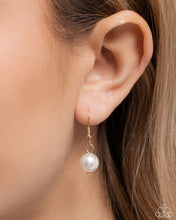 Load image into Gallery viewer, Pronounced Pearls - Gold
