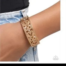 Load image into Gallery viewer, Exclusive Eternity- Gold
